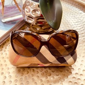 Women Burberry Sunglasses